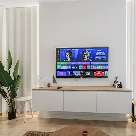 Daire Skyline Beachfront Retreat