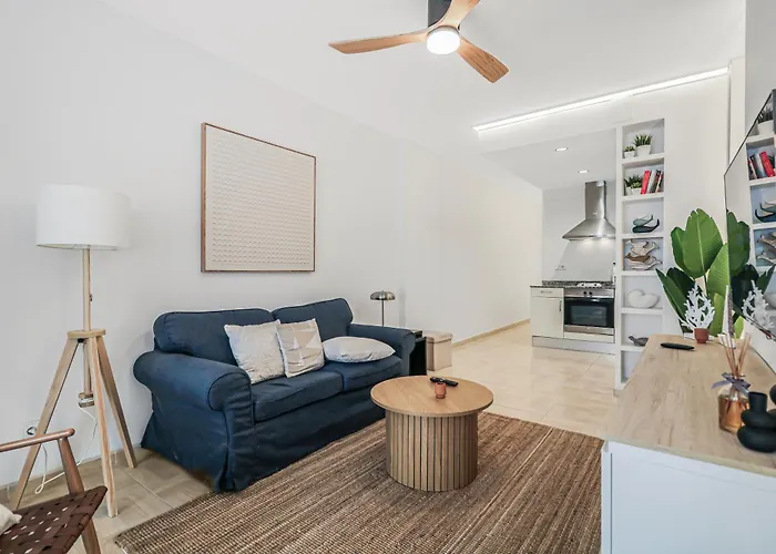 דירה Skyline Beachfront Retreat